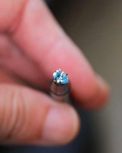 ファンシーインテンスグリーンブルーダイヤモンド(トリートメント)　ルース　0.294ct