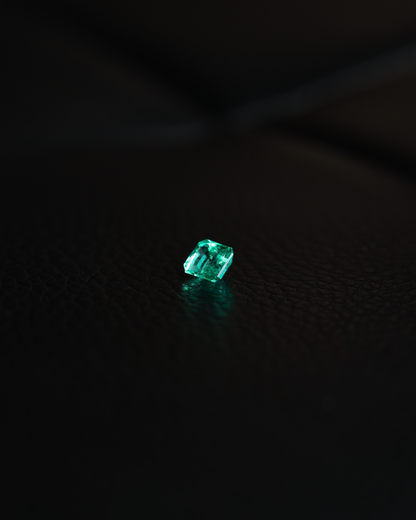 エメラルド　ルース　0.71ct
