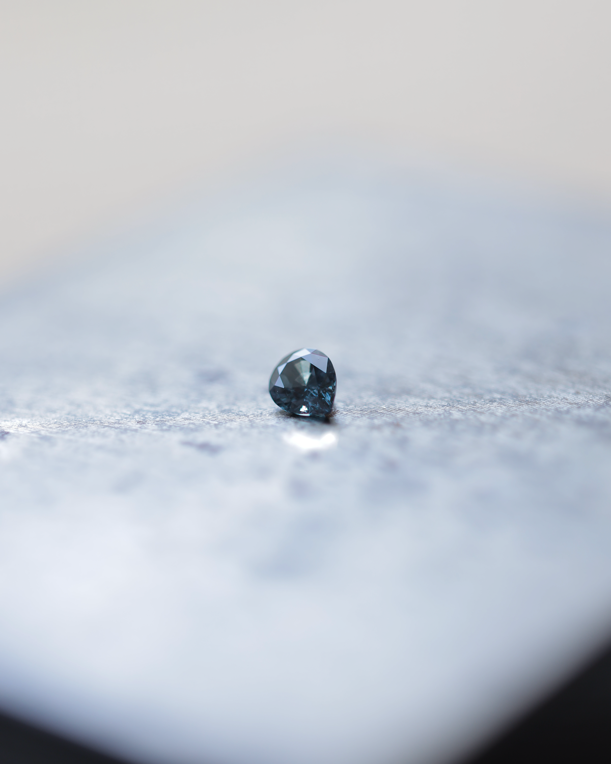 ベキリーブルーガーネット　ルース　0.35ct