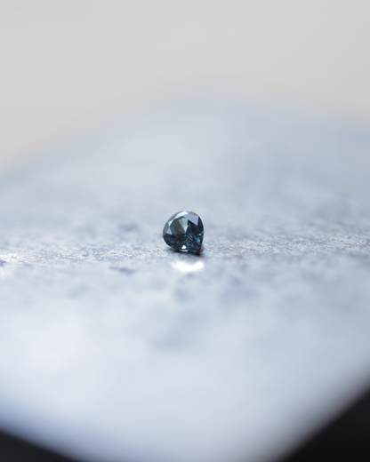 ベキリーブルーガーネット　ルース　0.35ct