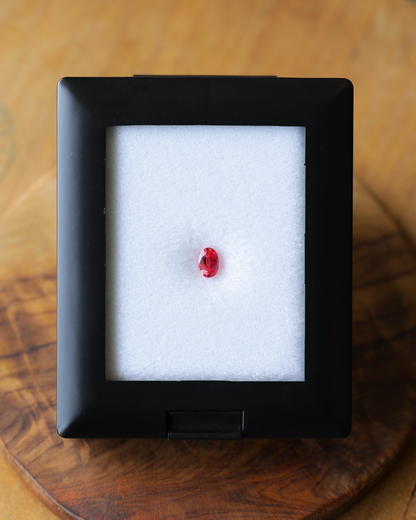 パパラチアサファイア　ルース　0.77ct　鑑別書付き