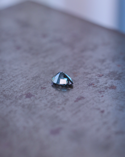 ベキリーブルーガーネット　ルース　0.35ct