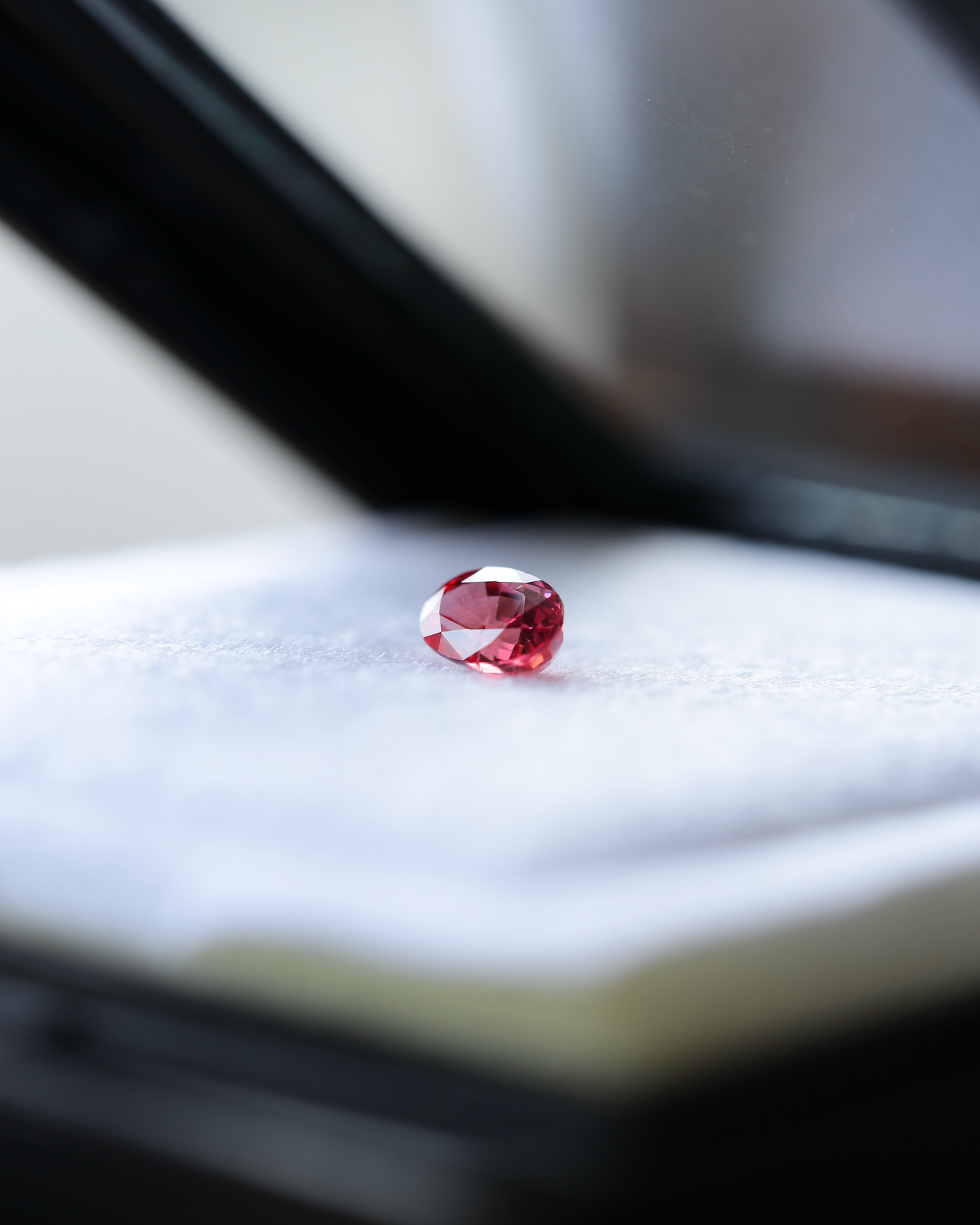 パパラチアサファイア　ルース　0.77ct　鑑別書付き