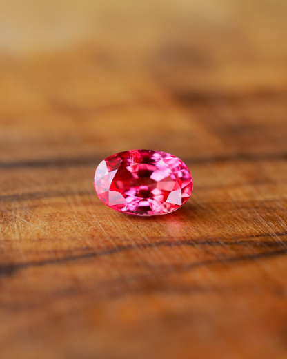 パパラチアサファイア　ルース　0.77ct　鑑別書付き