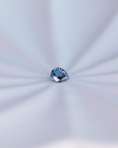 ベキリーブルーガーネット　ルース　0.35ct