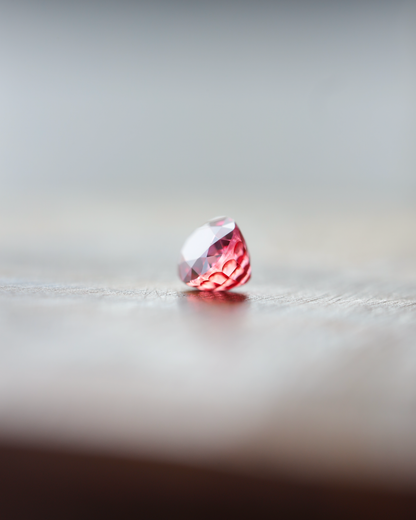 パパラチアサファイア　ルース　0.77ct　鑑別書付き