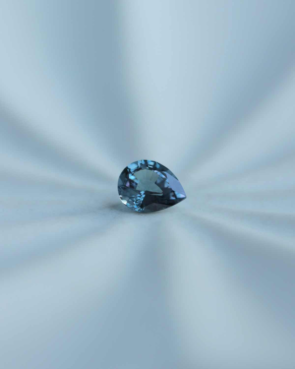 ベキリーブルーガーネット　ルース　0.35ct