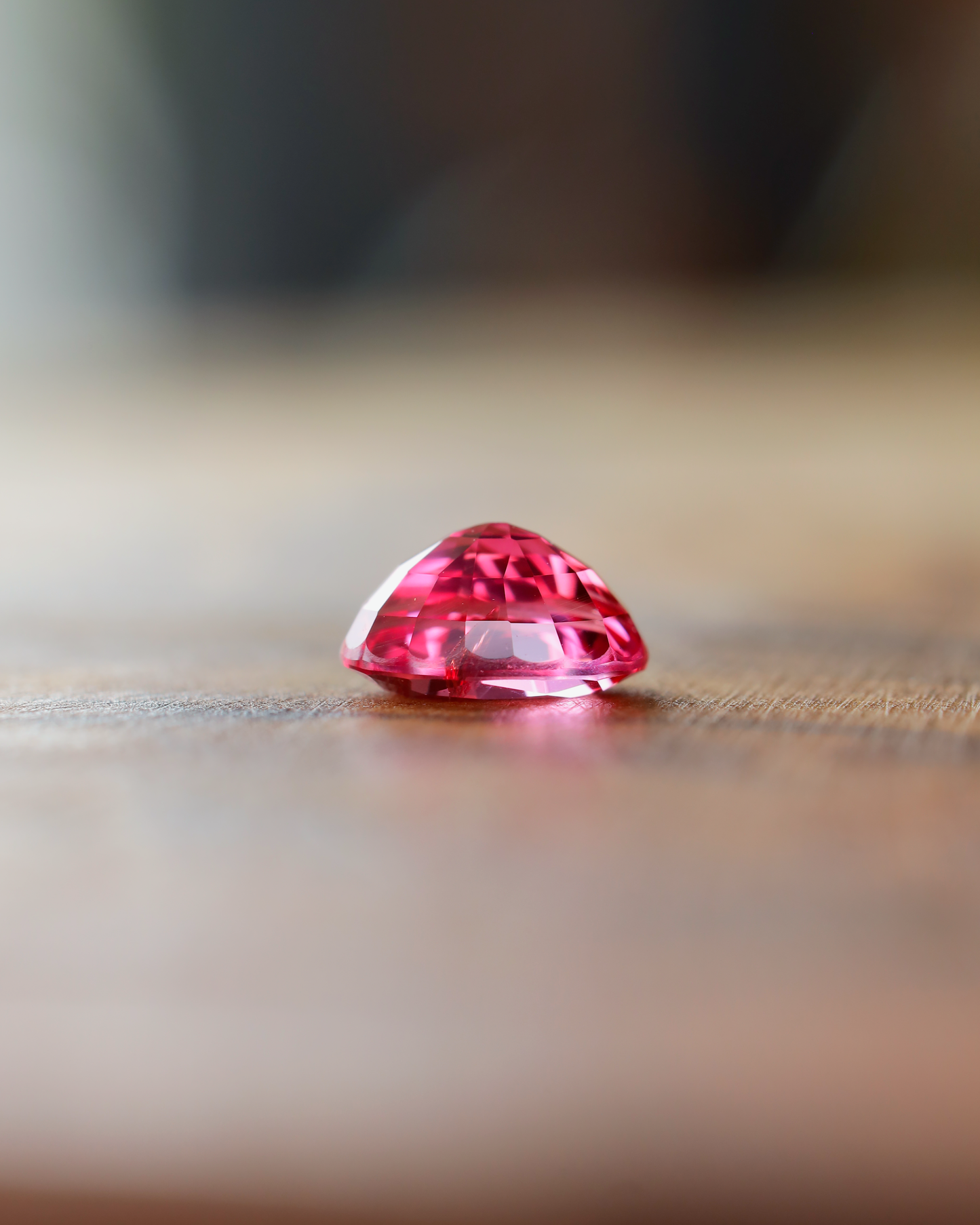 パパラチアサファイア　ルース　0.77ct　鑑別書付き