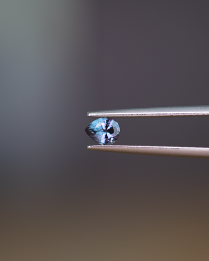 ベキリーブルーガーネット　ルース　0.35ct