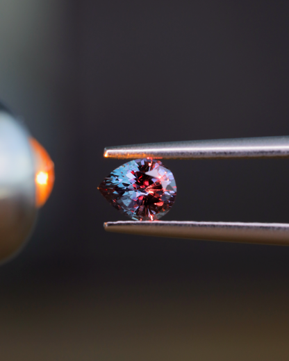 ベキリーブルーガーネット　ルース　0.35ct