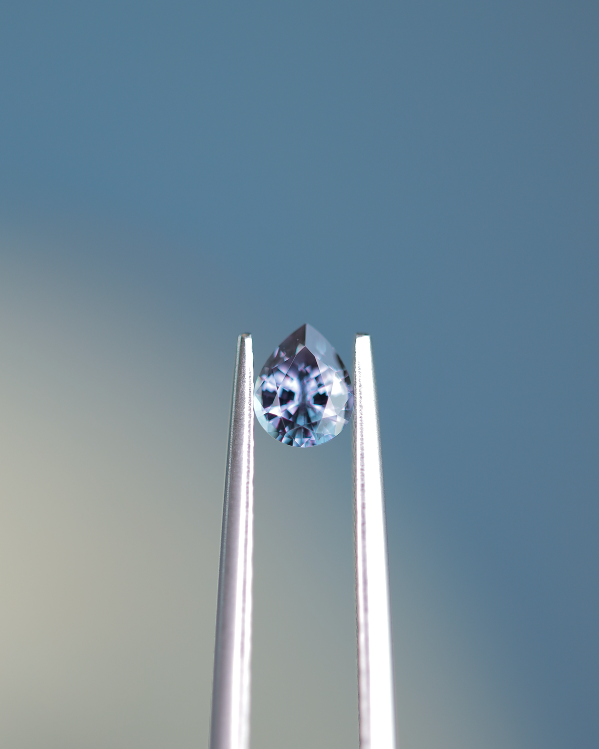 ベキリーブルーガーネット　ルース　0.35ct