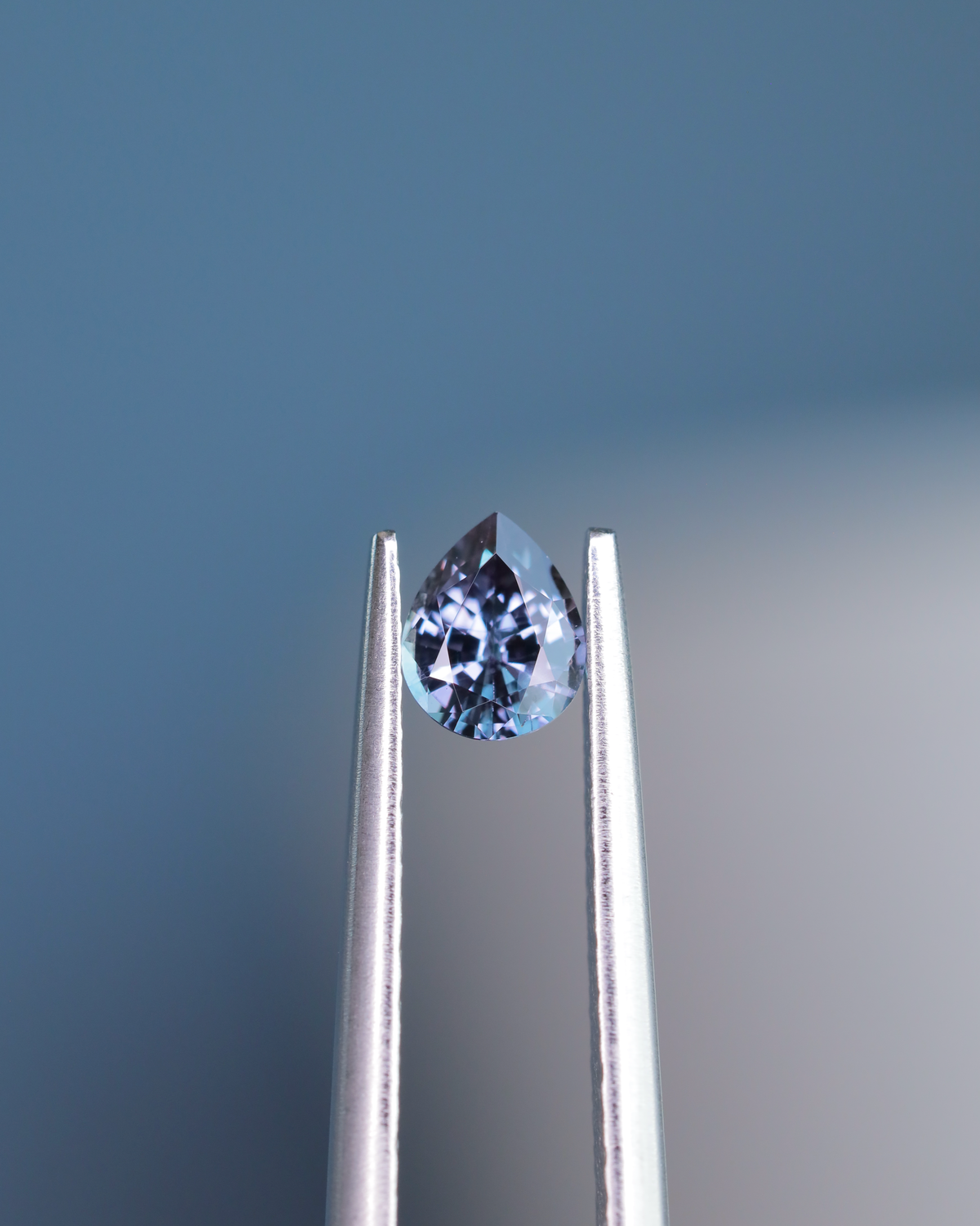ベキリーブルーガーネット　ルース　0.35ct