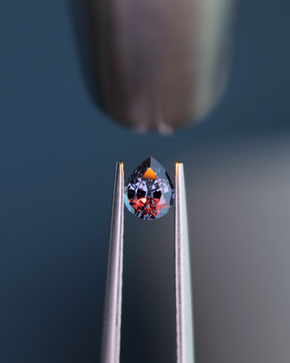 ベキリーブルーガーネット　ルース　0.35ct