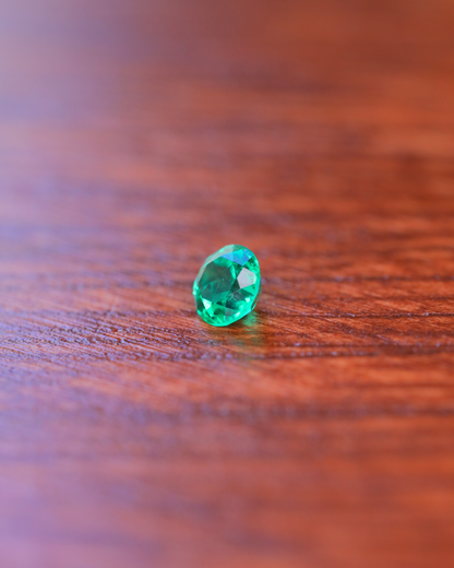 エメラルド　ルース　0.1ct