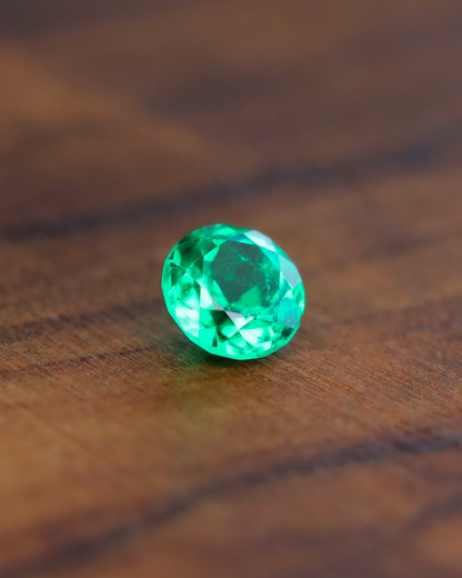 エメラルド　ルース　0.1ct