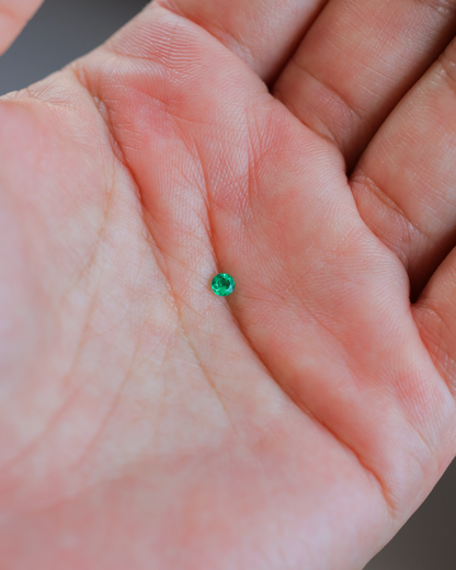 エメラルド　ルース　0.1ct