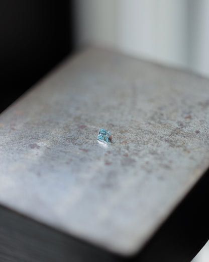 アイスブルーダイヤモンド　ルース　0.15ct