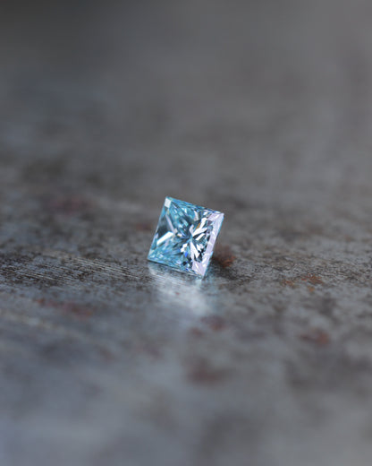 アイスブルーダイヤモンド　ルース　0.15ct