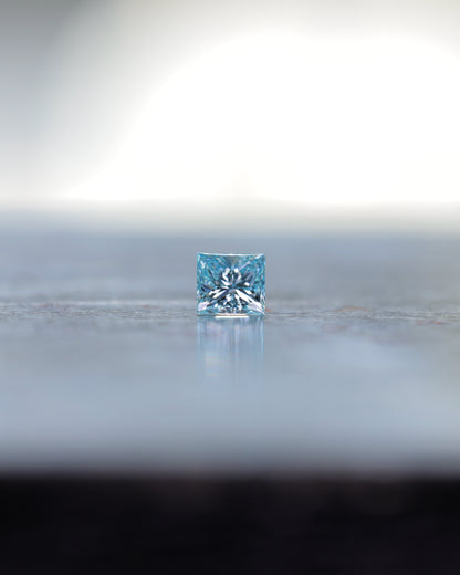 アイスブルーダイヤモンド　ルース　0.15ct