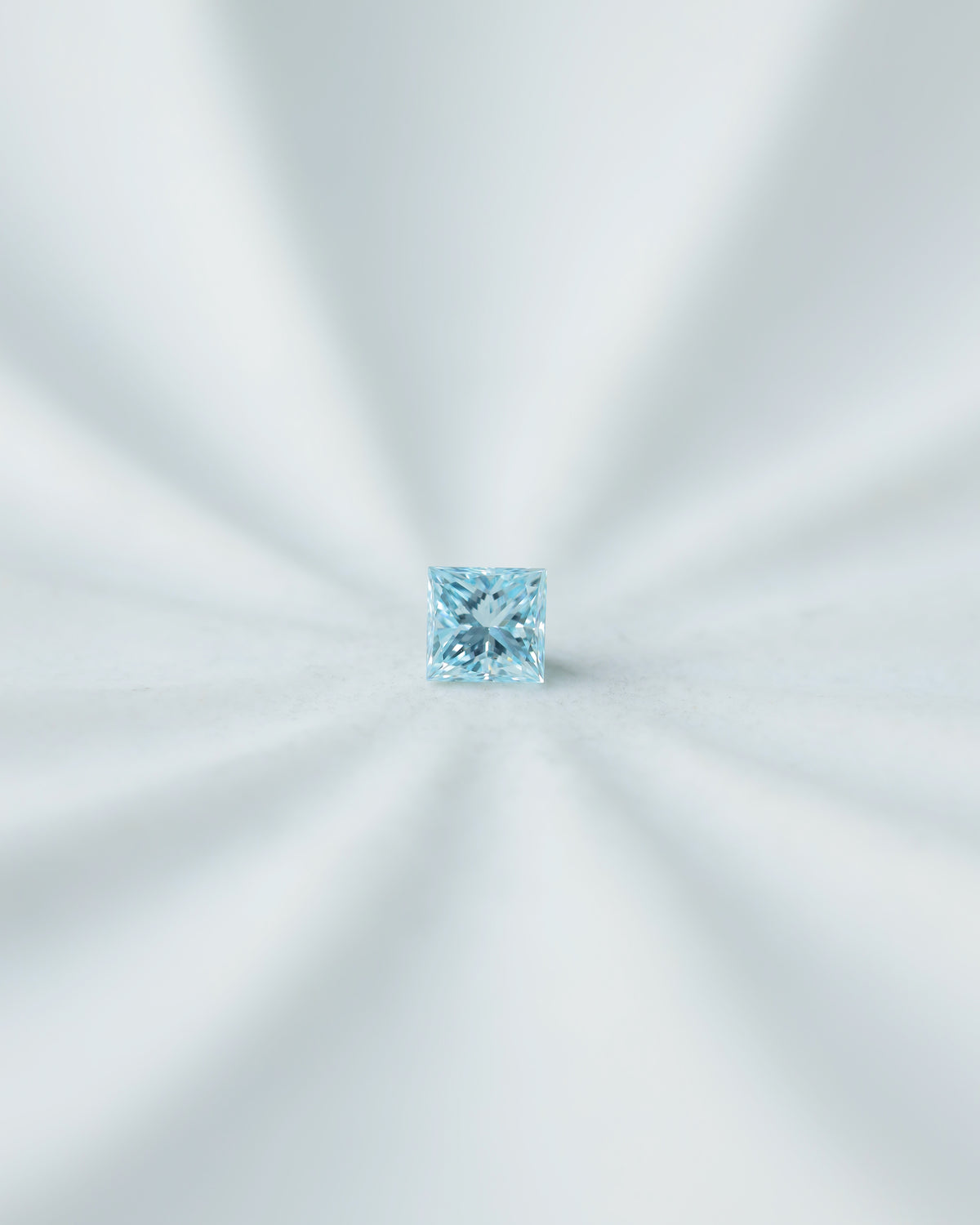 アイスブルーダイヤモンド　ルース　0.15ct