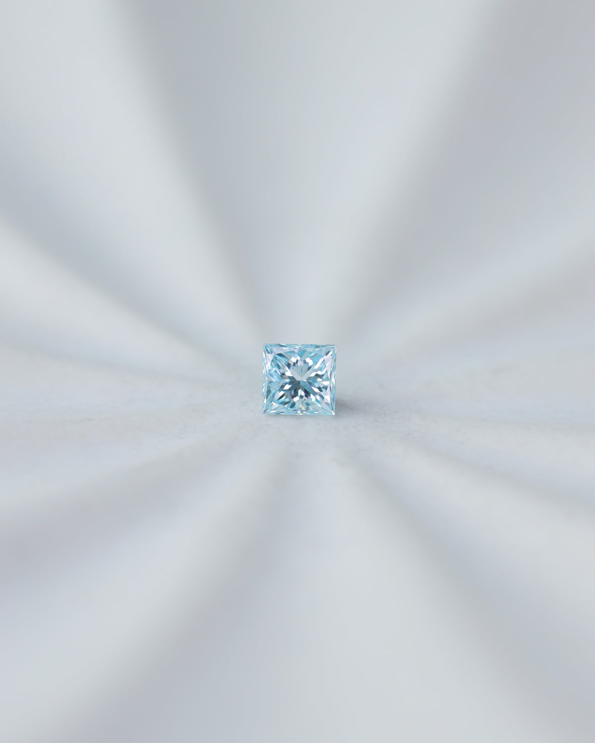 アイスブルーダイヤモンド　ルース　0.15ct