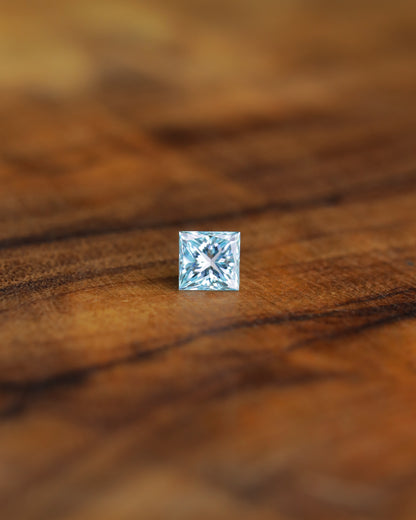 アイスブルーダイヤモンド　ルース　0.15ct