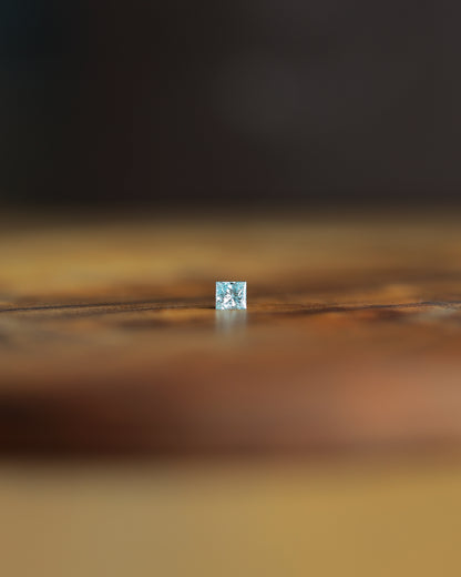 アイスブルーダイヤモンド　ルース　0.15ct