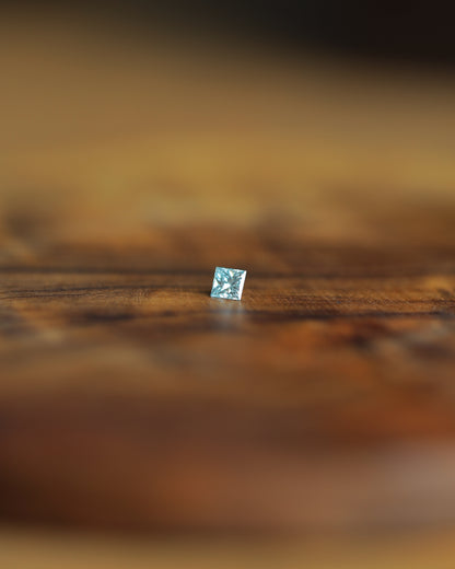 アイスブルーダイヤモンド　ルース　0.15ct