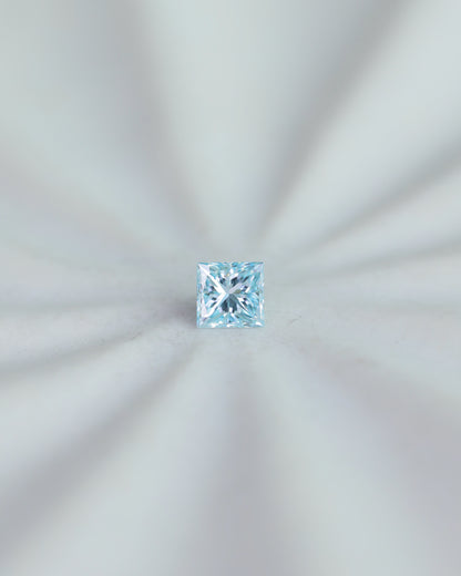 アイスブルーダイヤモンド　ルース　0.15ct