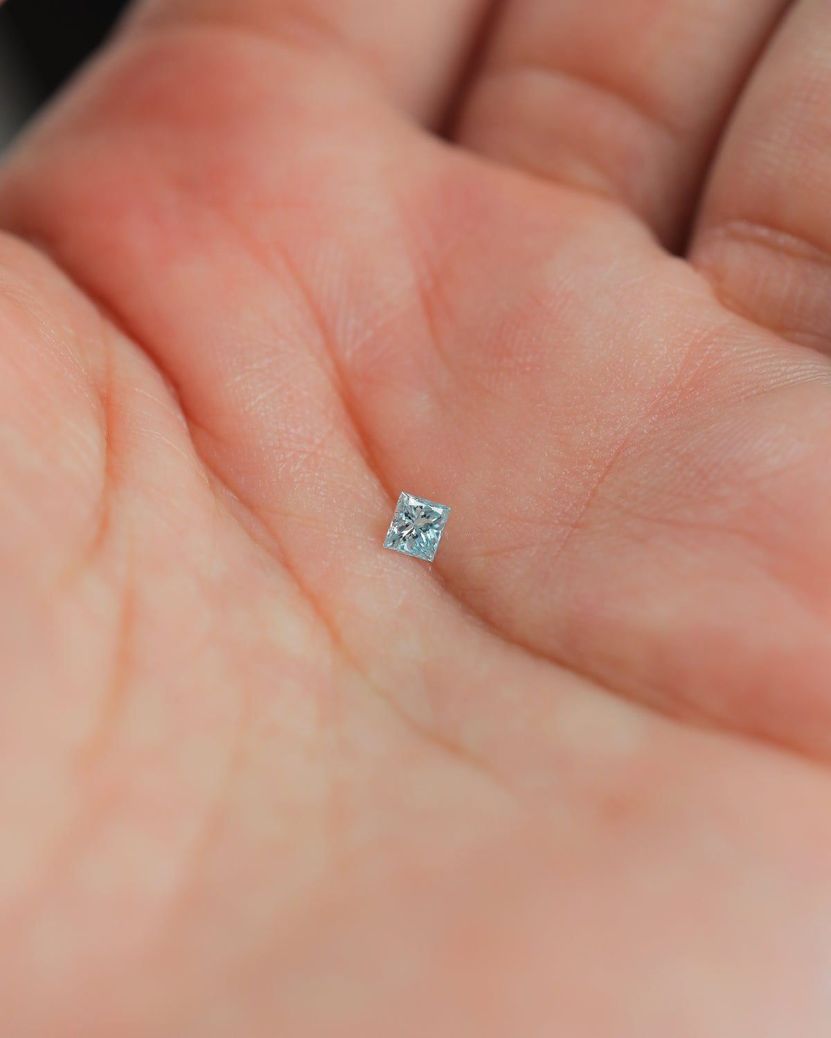 アイスブルーダイヤモンド　ルース　0.15ct