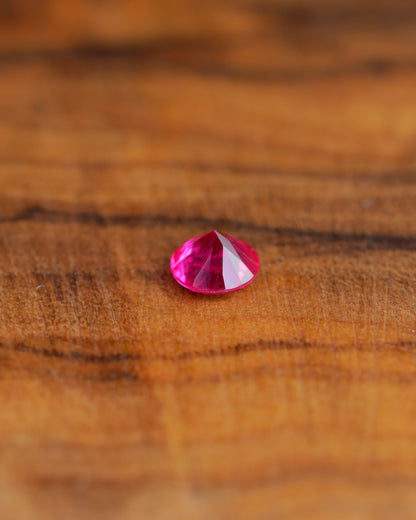 ビルマ産ルビー　ルース　0.28ct