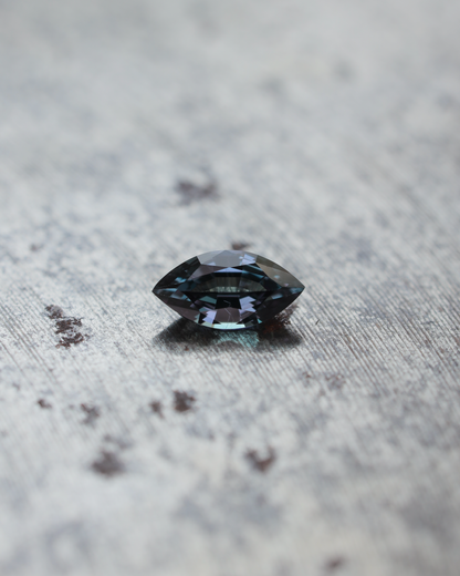 ベキリーブルーガーネット　ルース　0.30ct