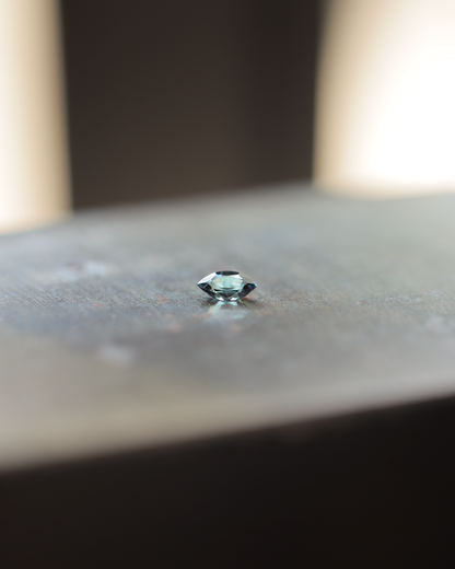 ベキリーブルーガーネット　ルース　0.30ct