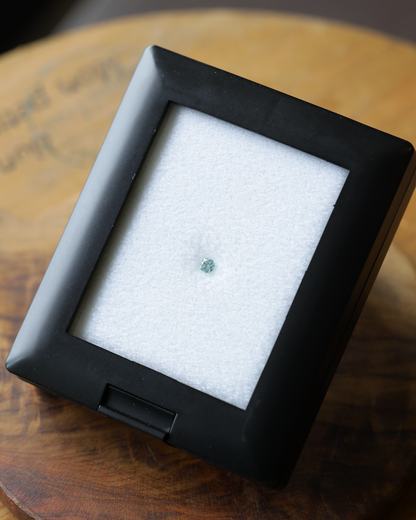 アイスブルーダイヤモンド　ルース　0.11ct