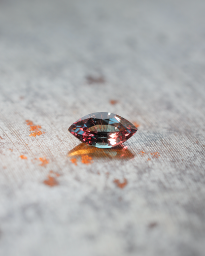 ベキリーブルーガーネット　ルース　0.30ct