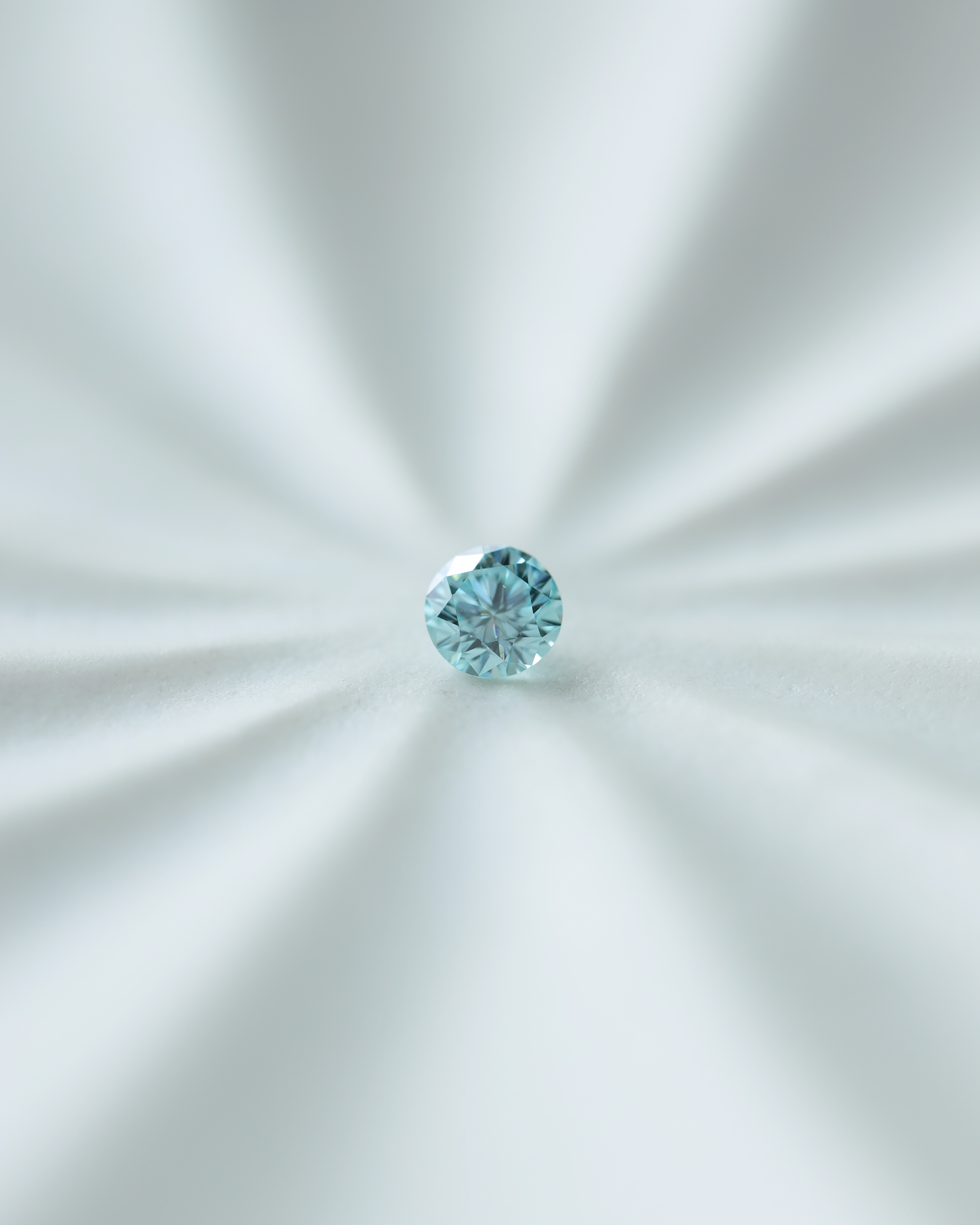 アイスブルーダイヤモンド　ルース　0.11ct
