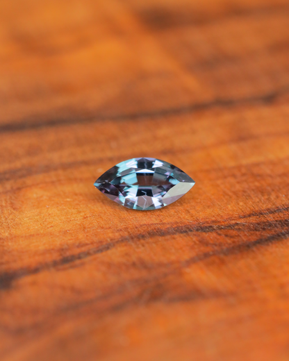ベキリーブルーガーネット　ルース　0.30ct