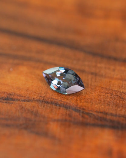 ベキリーブルーガーネット　ルース　0.30ct