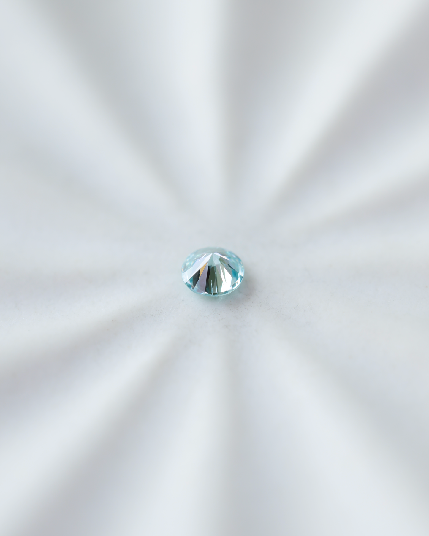アイスブルーダイヤモンド　ルース　0.11ct