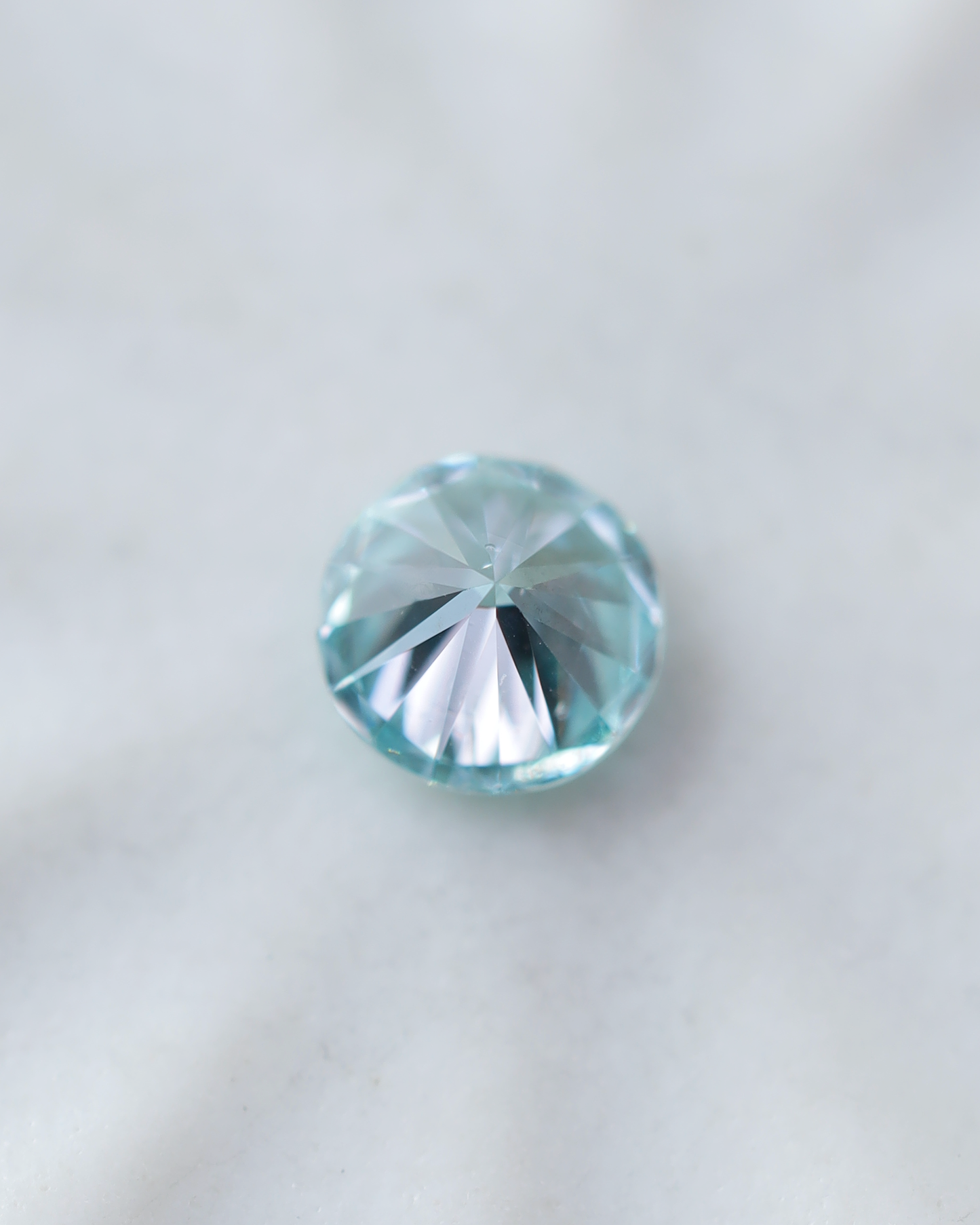 アイスブルーダイヤモンド　ルース　0.11ct