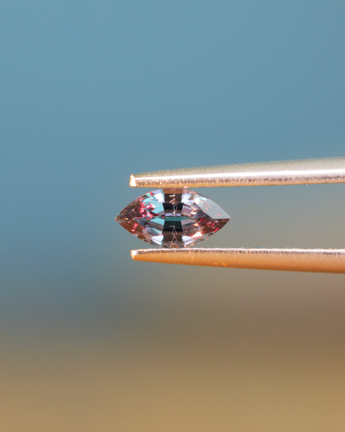 ベキリーブルーガーネット　ルース　0.30ct