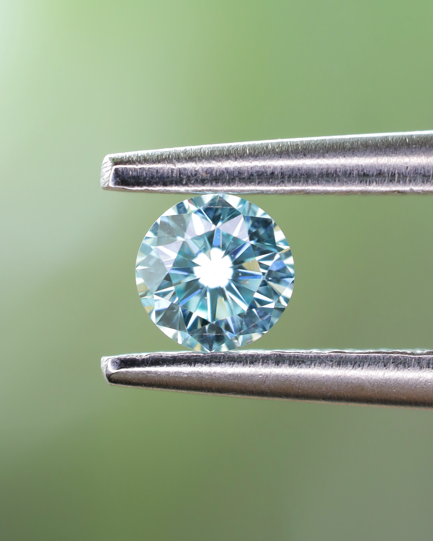 アイスブルーダイヤモンド　ルース　0.11ct