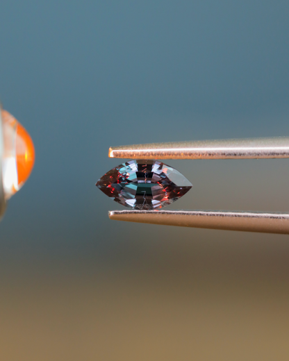 ベキリーブルーガーネット　ルース　0.30ct