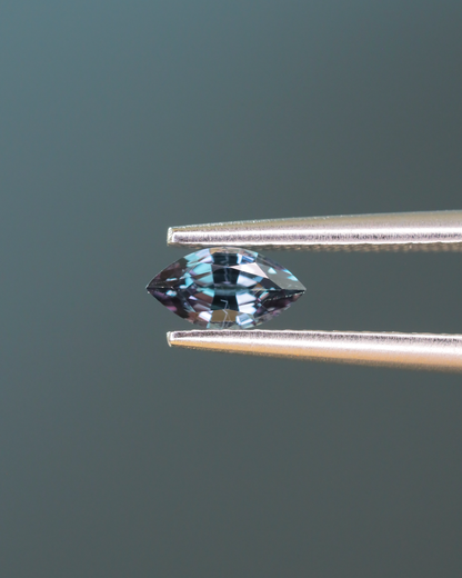 ベキリーブルーガーネット　ルース　0.30ct
