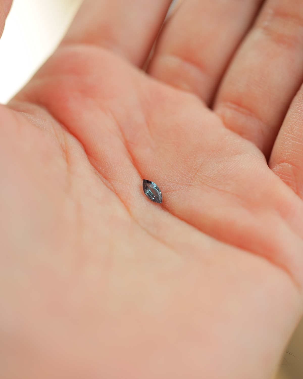 ベキリーブルーガーネット　ルース　0.30ct