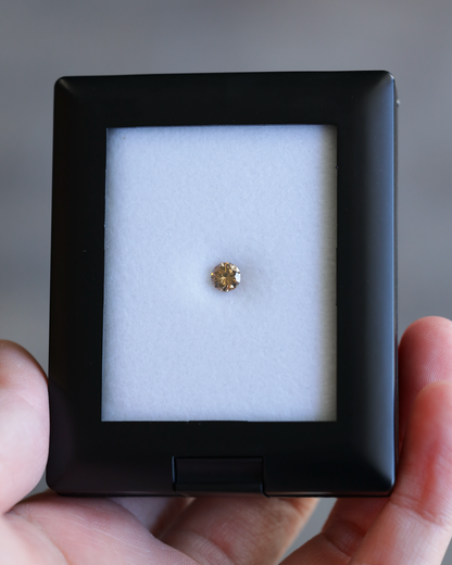 ブラウンダイヤモンド　ルース　0.53ct