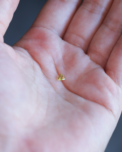 イエロートルマリン　ルース　0.22ct