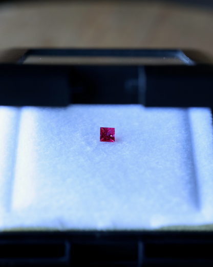 ルビー　ルース　0.34ct
