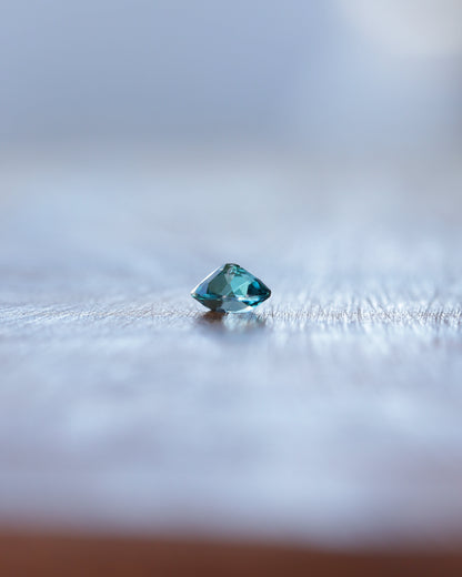 グランディディエライト　ルース　0.14ct