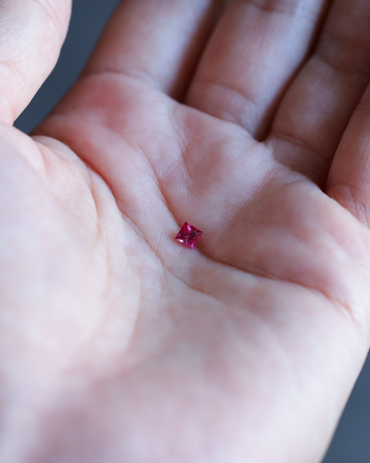 ルビー　ルース　0.34ct